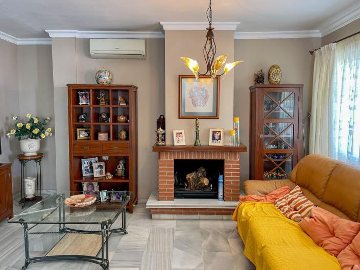 Image No.6-3 Bed Villa / Detached for sale