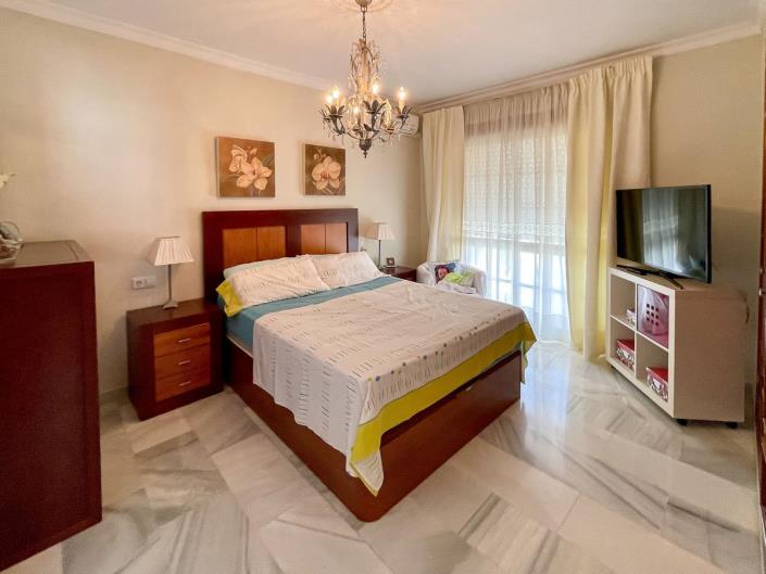 Image No.25-3 Bed Villa / Detached for sale