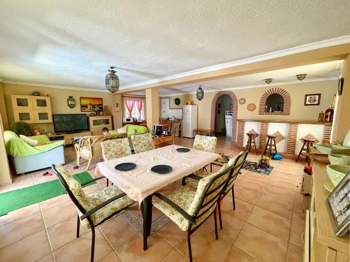 Image No.41-3 Bed Villa / Detached for sale