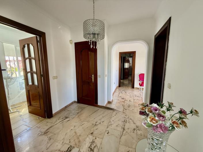 Image No.12-3 Bed Villa / Detached for sale