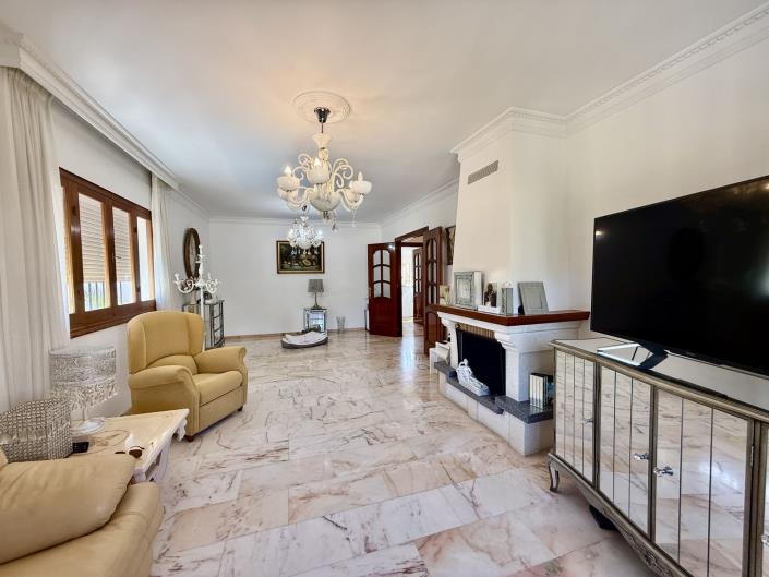 Image No.14-3 Bed Villa / Detached for sale