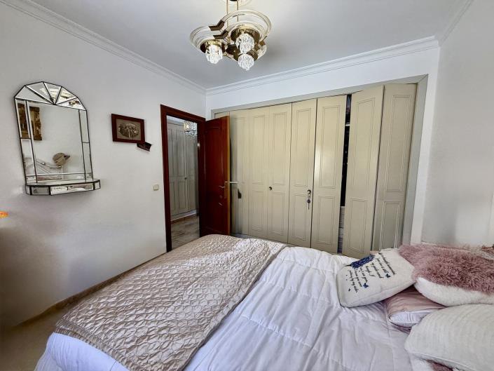 Image No.24-3 Bed Villa / Detached for sale