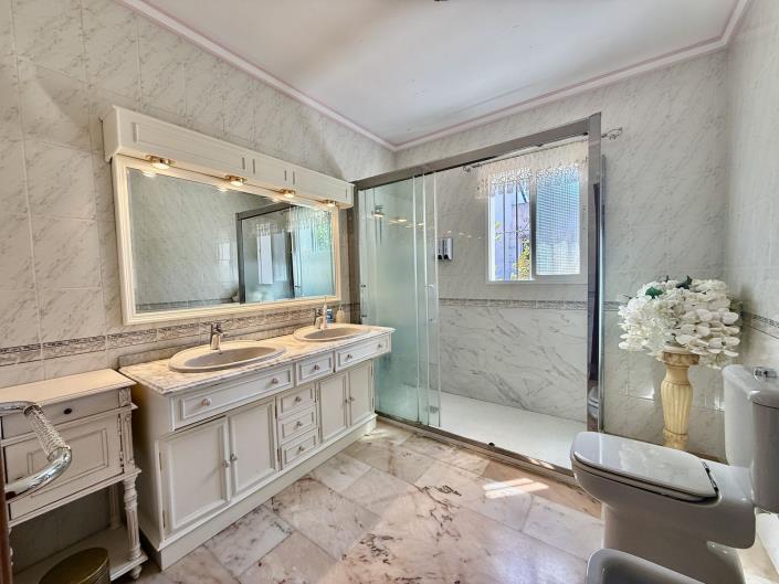 Image No.26-3 Bed Villa / Detached for sale