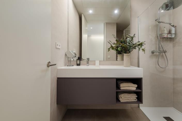 Image No.26-4 Bed Duplex for sale