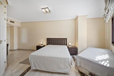 10-bb915d1cb19341576dcdc994b81ab9c5