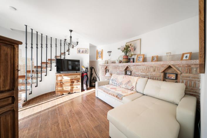 Image No.19-3 Bed Villa / Detached for sale