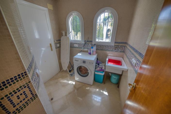 Image No.17-4 Bed Villa / Detached for sale