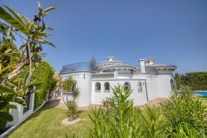 Image No.26-4 Bed Villa / Detached for sale