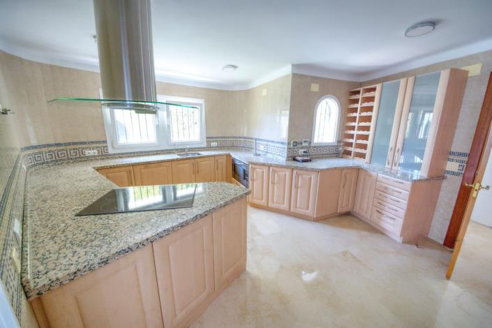 Image No.29-4 Bed Villa / Detached for sale