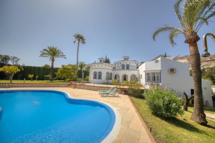 Image No.31-4 Bed Villa / Detached for sale