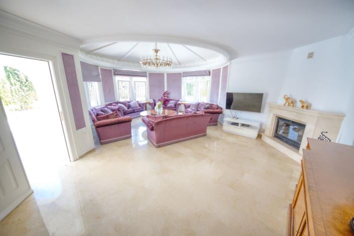 Image No.38-4 Bed Villa / Detached for sale