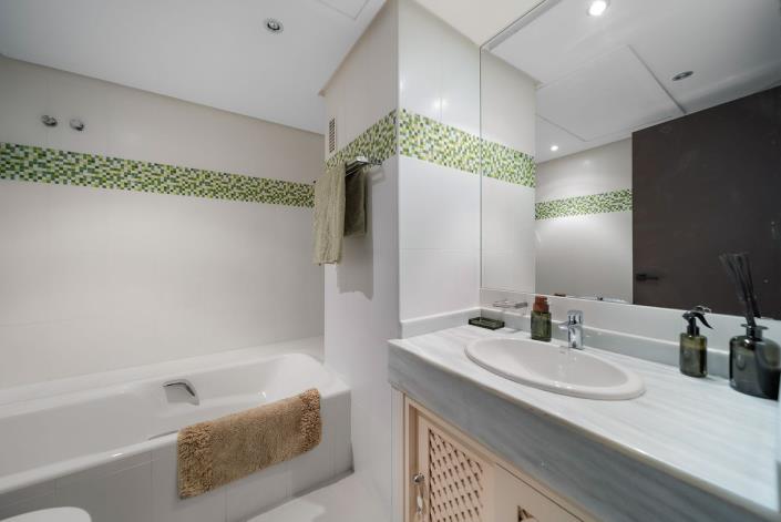 Image No.20-4 Bed Duplex for sale