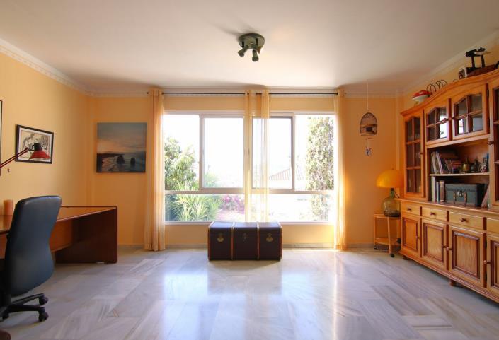 Image No.9-4 Bed Villa / Detached for sale