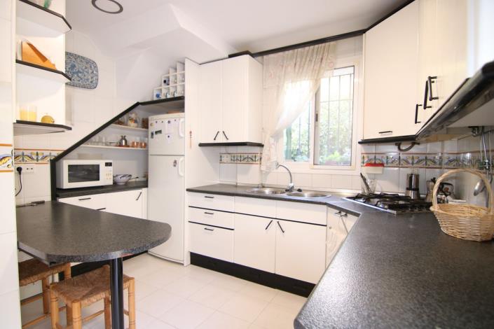 Image No.11-4 Bed Villa / Detached for sale