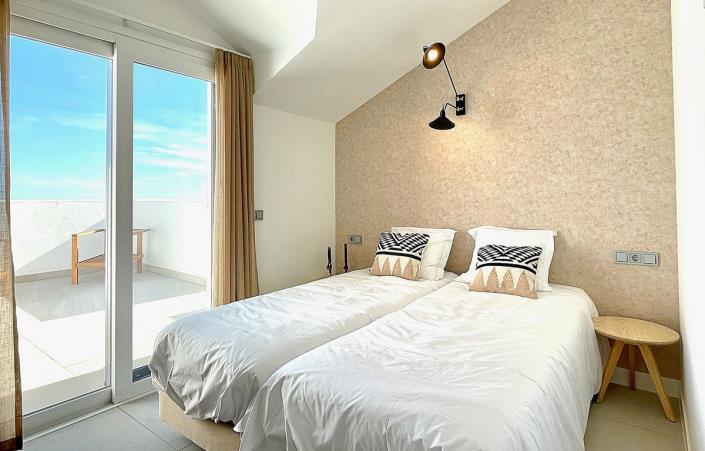 Image No.17-3 Bed Duplex for sale