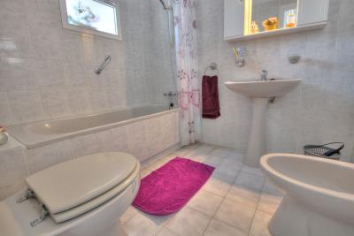 11-4d8aa6e612c0d8ce985b634e45aeea7a