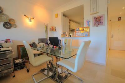 10-bb915d1cb19341576dcdc994b81ab9c5