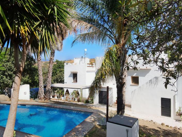 Image No.5-8 Bed Villa / Detached for sale