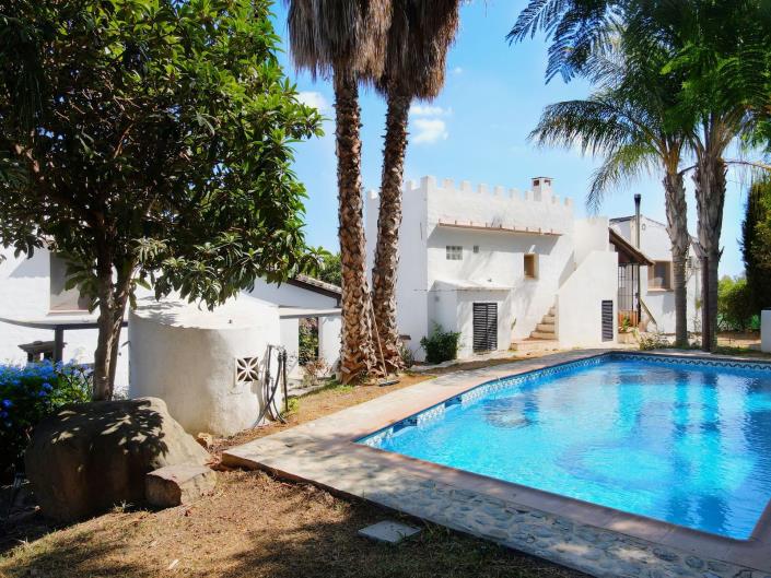 Image No.9-8 Bed Villa / Detached for sale