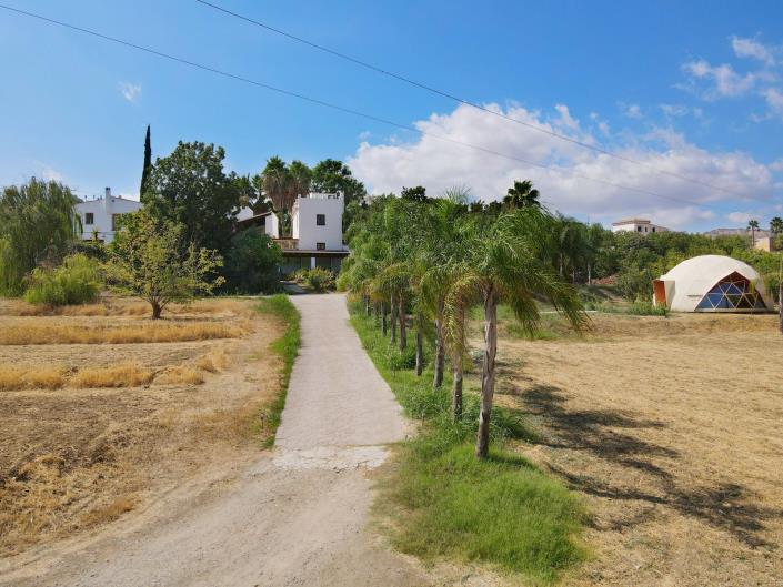 Image No.10-8 Bed Villa / Detached for sale