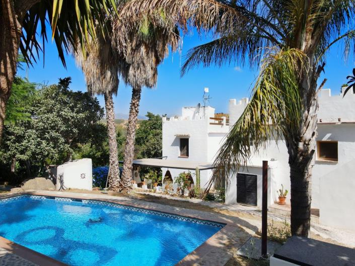 Image No.11-8 Bed Villa / Detached for sale