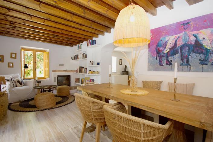 Image No.12-8 Bed Villa / Detached for sale