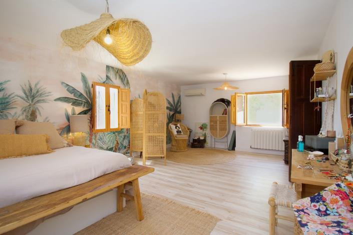 Image No.20-8 Bed Villa / Detached for sale