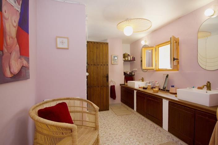 Image No.23-8 Bed Villa / Detached for sale