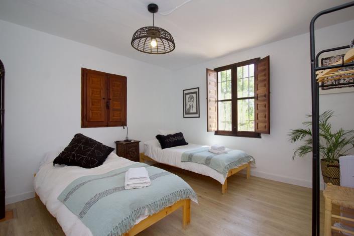 Image No.29-8 Bed Villa / Detached for sale