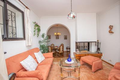 12-53013098fcab6c38b1379cd33298e050