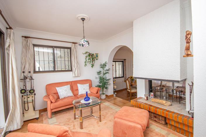 Image No.13-4 Bed Villa / Detached for sale