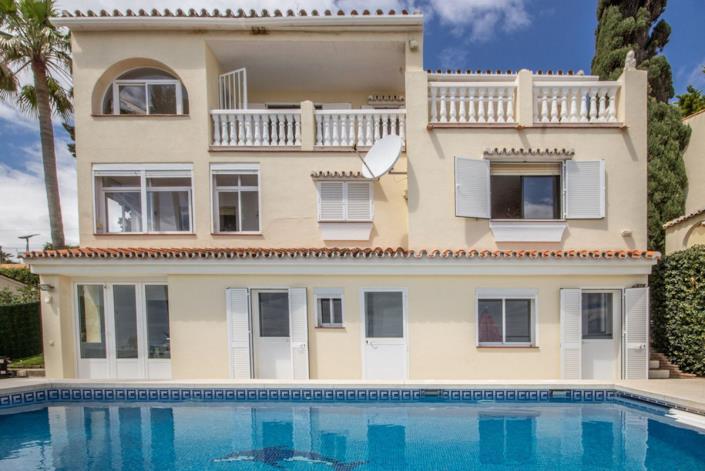 Image No.43-4 Bed Villa / Detached for sale