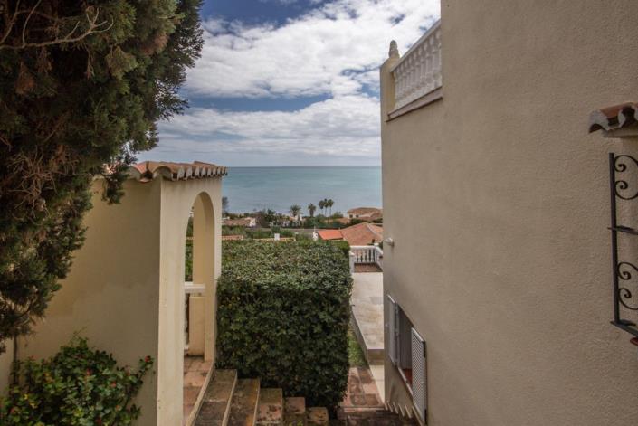 Image No.49-4 Bed Villa / Detached for sale