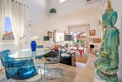 8-486e0113f924038db3f76992aac3bb44