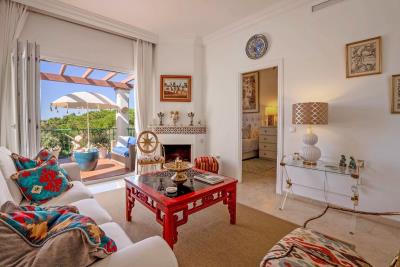 12-9d2414e6554ff283a7dbb3894364f2bd