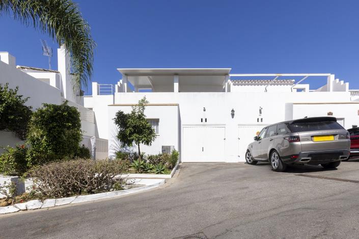 Image No.2-4 Bed Semi-Detached for sale