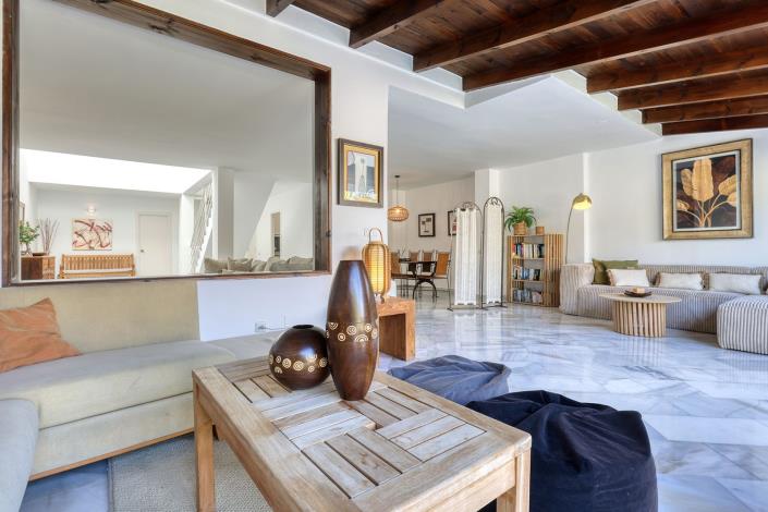 Image No.22-4 Bed Semi-Detached for sale