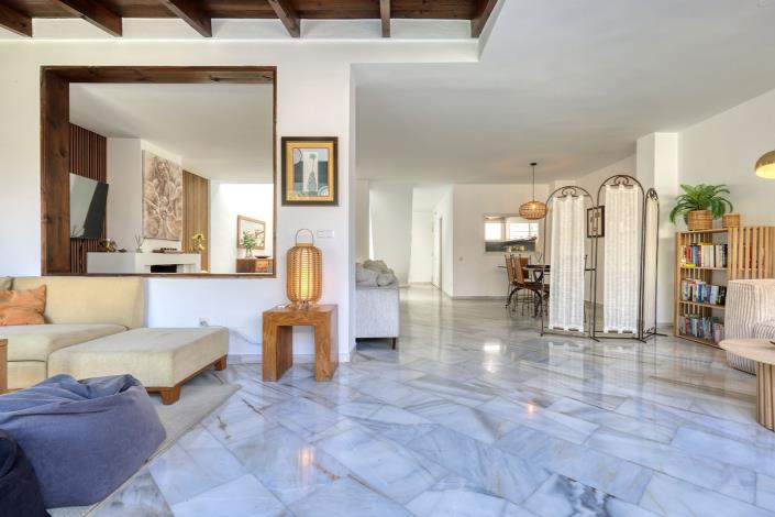 Image No.23-4 Bed Semi-Detached for sale