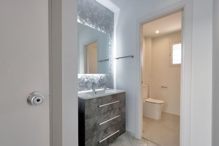 Image No.39-4 Bed Semi-Detached for sale