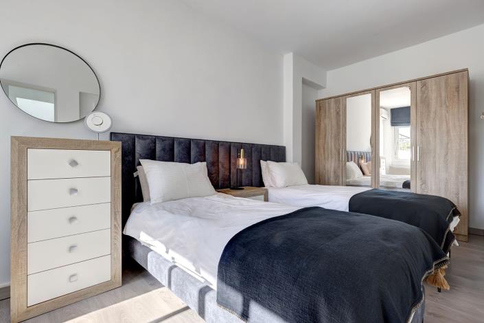 Image No.56-4 Bed Semi-Detached for sale