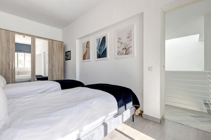 Image No.57-4 Bed Semi-Detached for sale