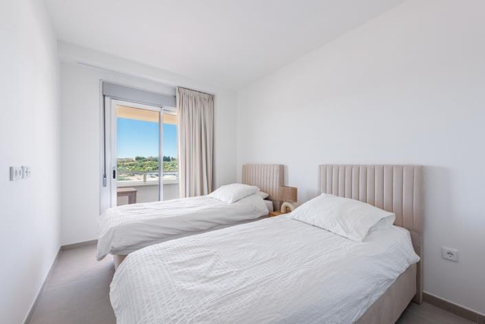 Image No.12-2 Bed Apartment for sale