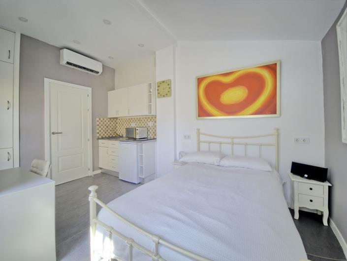 Image No.16-6 Bed Townhouse for sale