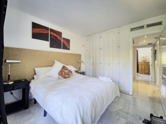 Image No.28-6 Bed Townhouse for sale