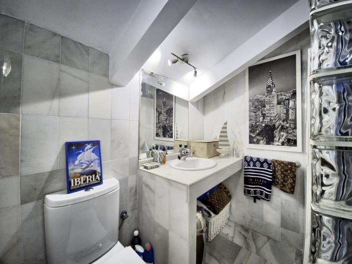 Image No.34-6 Bed Townhouse for sale