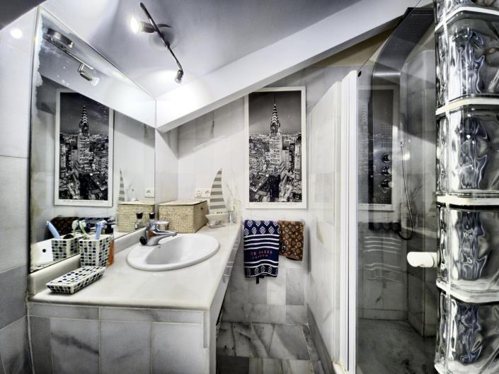 Image No.35-6 Bed Townhouse for sale