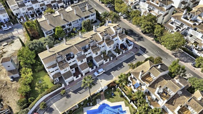 Image No.3-6 Bed Townhouse for sale