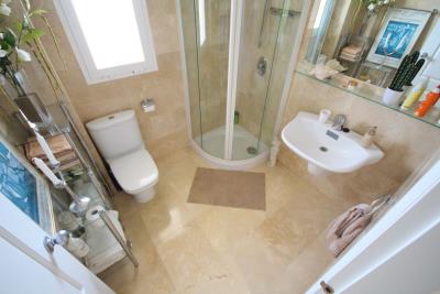 6-fa543ff60f4e104718a0562ed3ccbf30