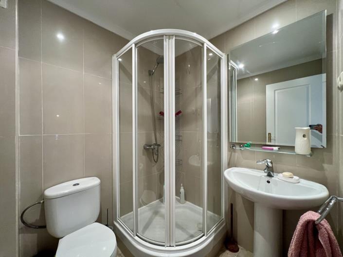 Image No.17-2 Bed Apartment for sale