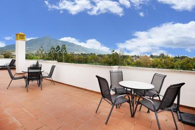 10-bb915d1cb19341576dcdc994b81ab9c5